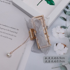 Net Yarn Bowknot Pearl Tassel Catch Clip Shark Headwear (Material: Plastic + Net Yarn / Size: 10.8cm) Silver Gray 10